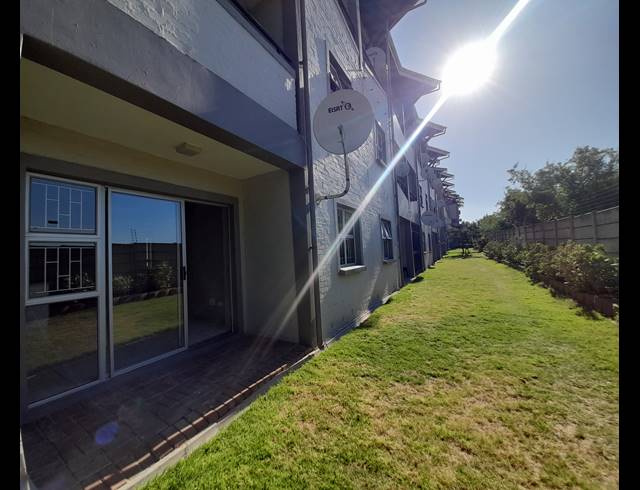 2 BEDROOM APARTMENT FOR SALE IN UITZICHT